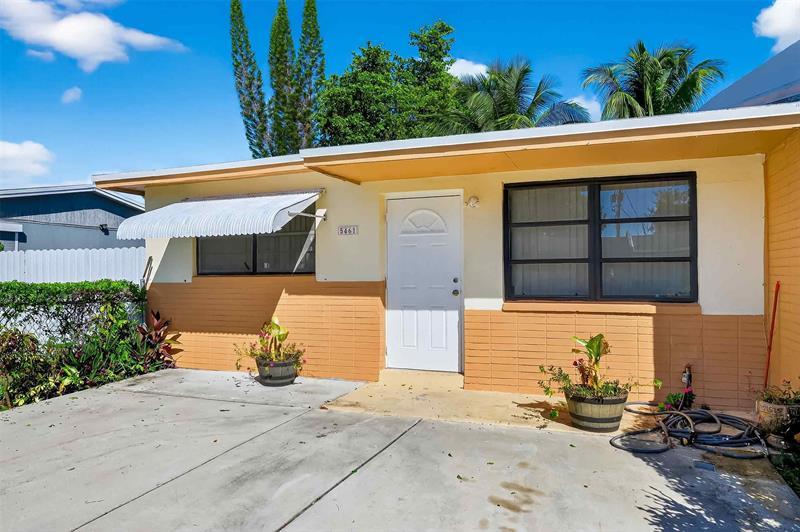 5461 Sw 38th Ct, West Park