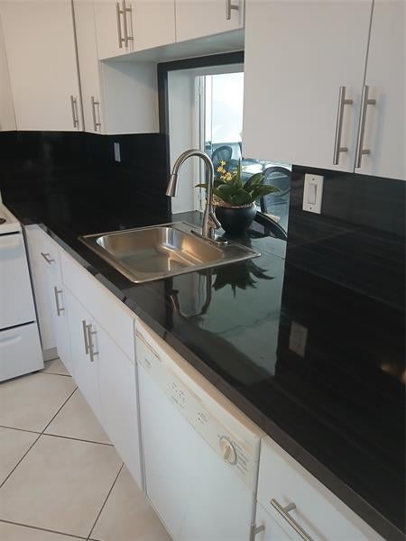 1893 S Ocean Dr 211, Hallandale