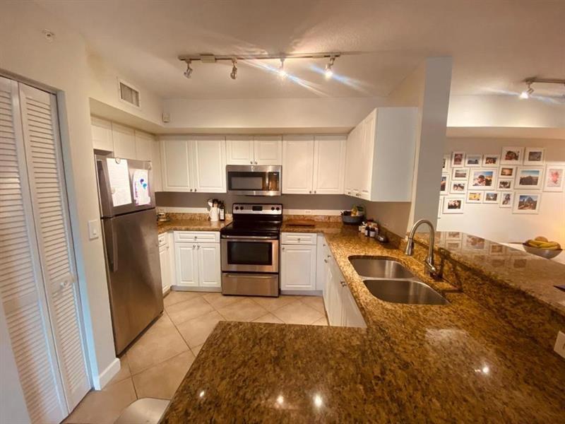 405 Villa Cir, Boynton Beach