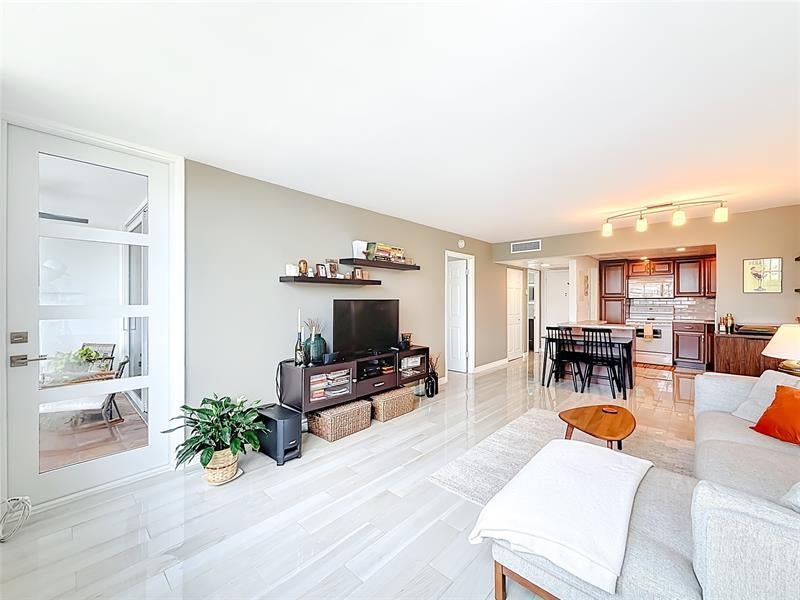 2741 Taft St 307, Hollywood
