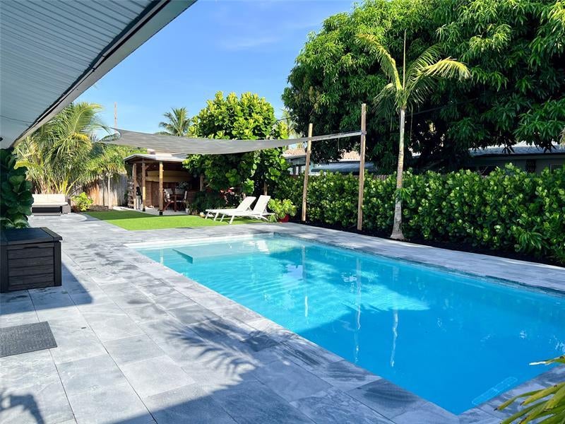2561 Ne 19th St, Pompano Beach