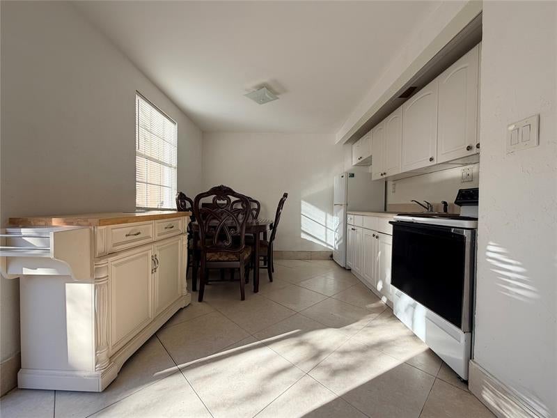 1624 Van Buren St, Hollywood