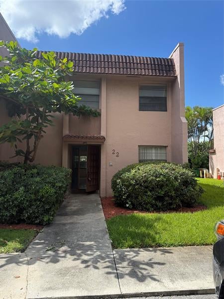 22 Laredo, Davie