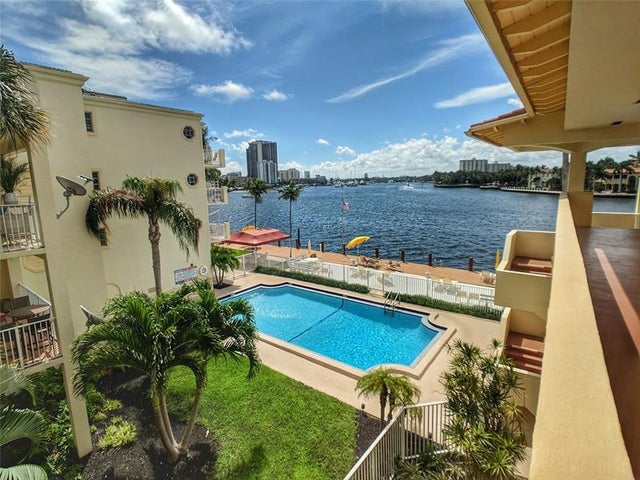 3 of 49 - 341 N Birch Road 416, Fort Lauderdale, FL