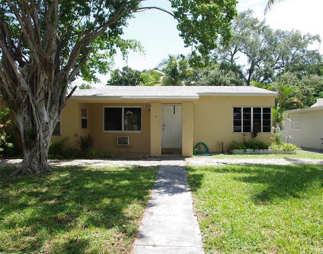 1 of 15 - 1038 Nw 7th Ave A, Fort Lauderdale, FL