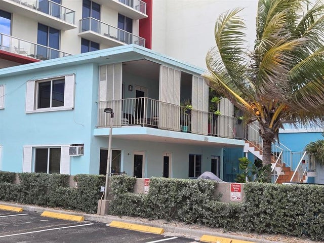 2 of 48 - 320 Indiana St, Hollywood, FL