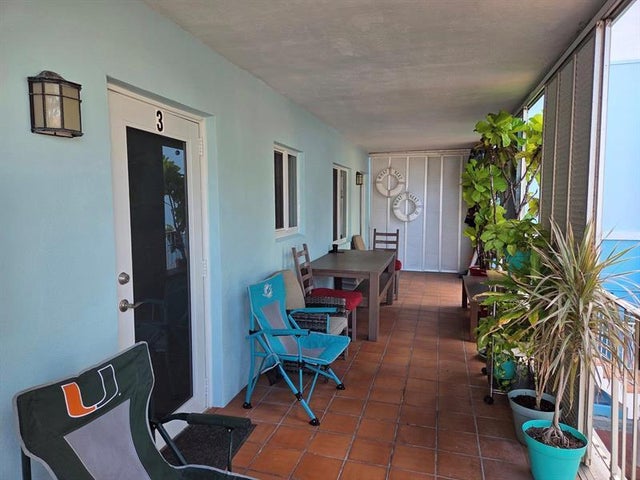 4 of 48 - 320 Indiana St, Hollywood, FL