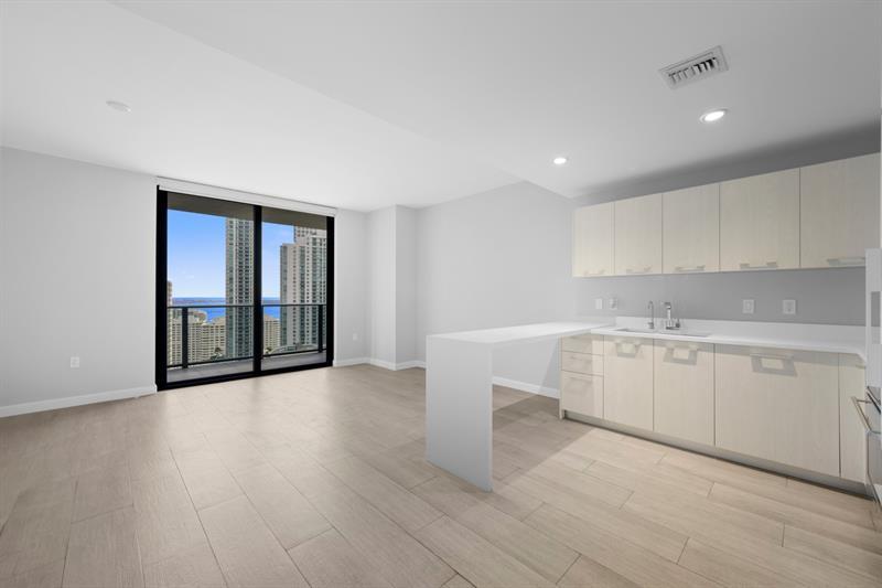45 Sw 9th St 2602, Miami
