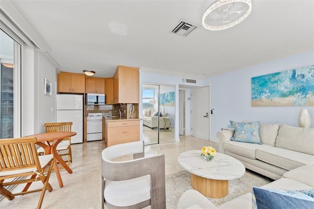 5 of 39 - 209 N Fort Lauderdale Beach Blvd 17g, Fort Lauderdale, FL