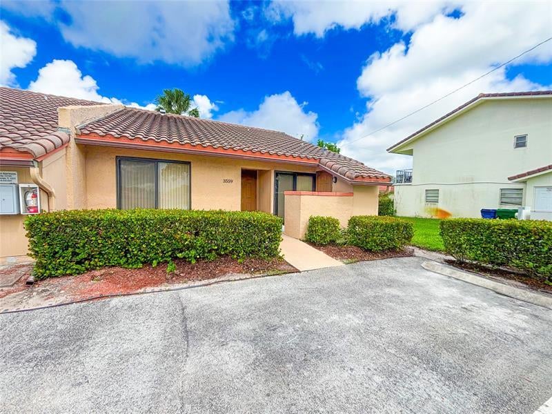3559 Riverside Dr, Coral Springs