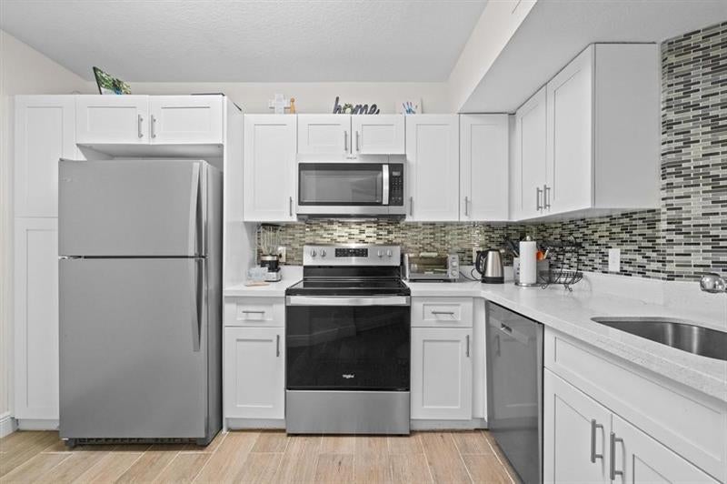 8851 S Wiles Rd 305, Coral Springs
