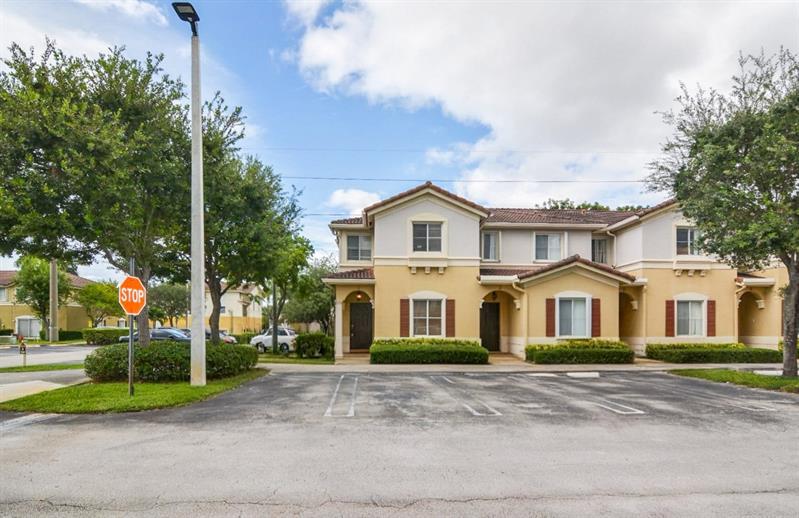 8822 W Flagler St 1, Miami