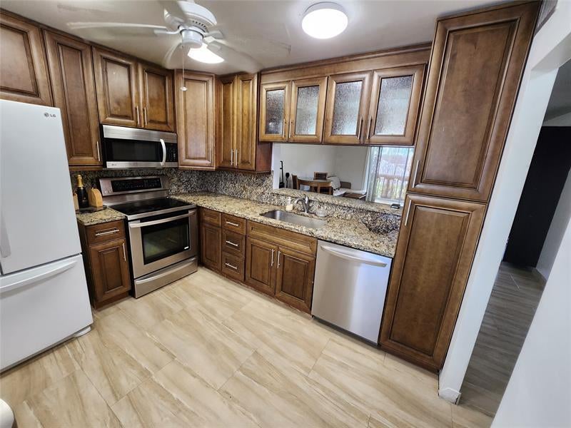 219 Ne 14th Ave, Hallandale