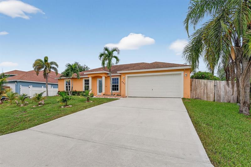 497 Sw Lacroix Ave, Port St. Lucie