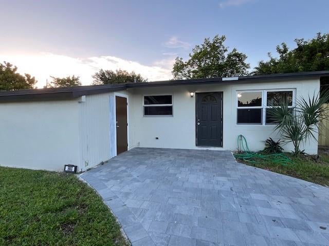 5900 Nw 42 Te, North Lauderdale