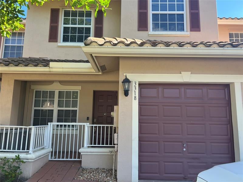 3318 Lakeside Dr, Davie