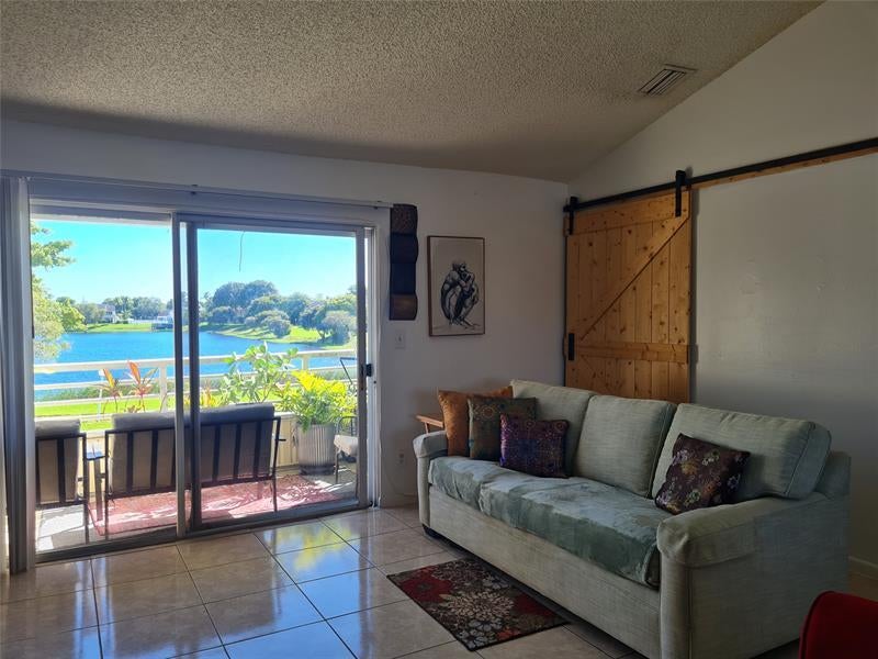 3421 Nw 44th St 203, Lauderdale Lakes