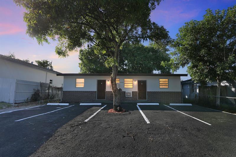 2734 Nw 15th St 1-2, Fort Lauderdale