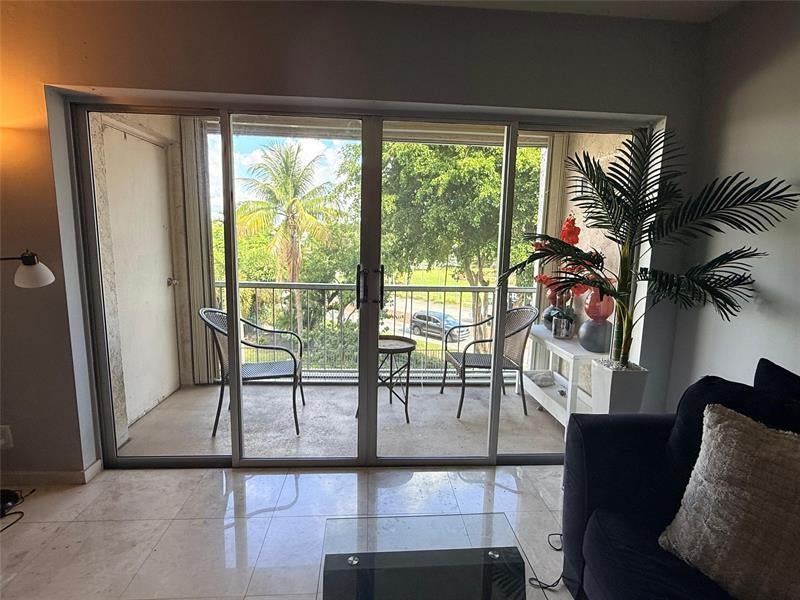 505 Spencer Dr 210, West Palm Beach