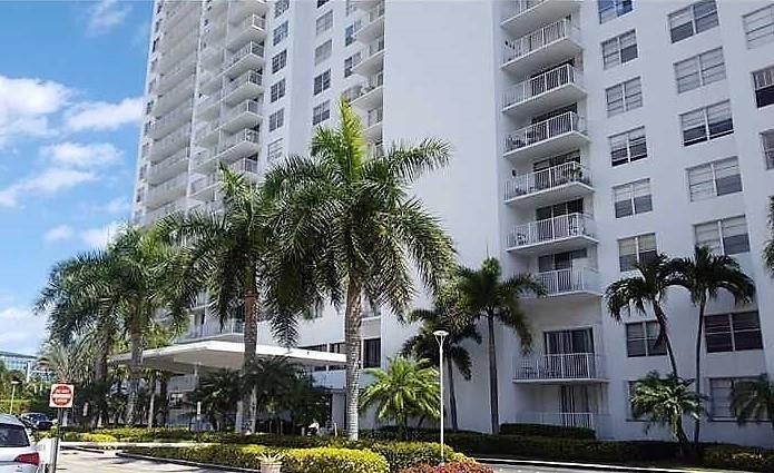 13499 Biscayne Blvd 1503, North Miami