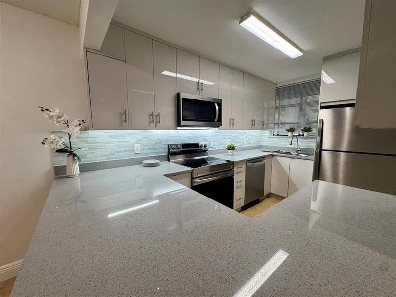 1256 S Military Trl 915, Deerfield Beach