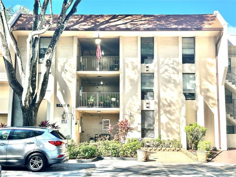 6701 N University Dr 310, Tamarac