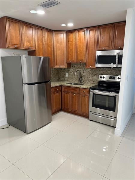 2241 Nw 57th Ave 2241, Fort Lauderdale