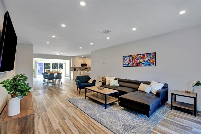 2632 Madison St, Hollywood