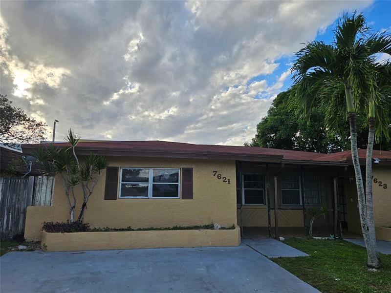 7621 Nw 74th Ter, Tamarac
