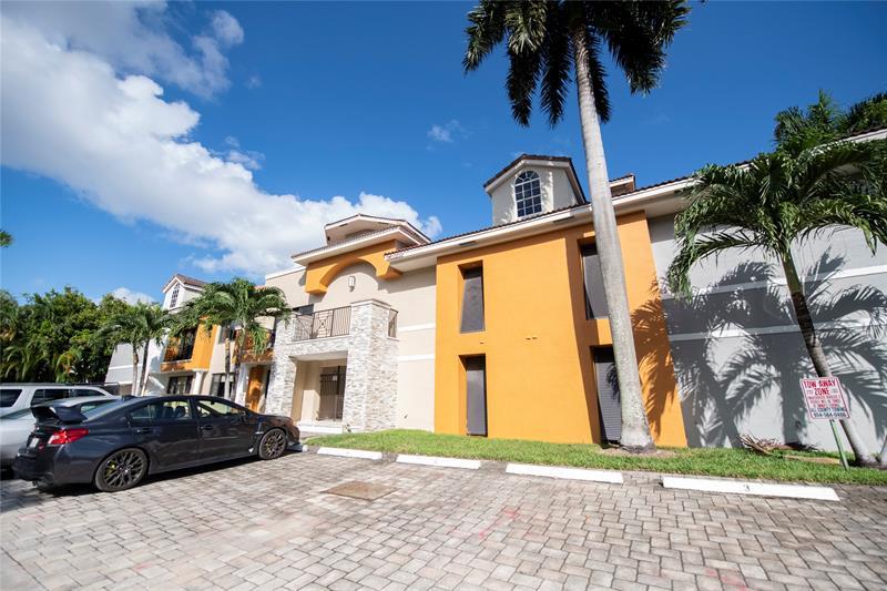 64 Isle Of Venice Dr 26, Fort Lauderdale