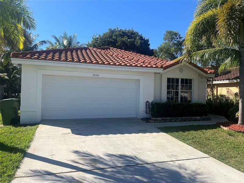 2036 Nw 183rd Cir, Pembroke Pines