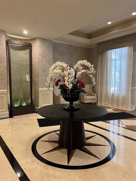 16102 Emerald Estates Dr 129, Weston