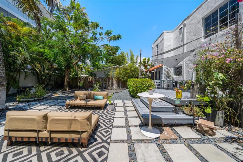 36 Ne 42nd St, Miami