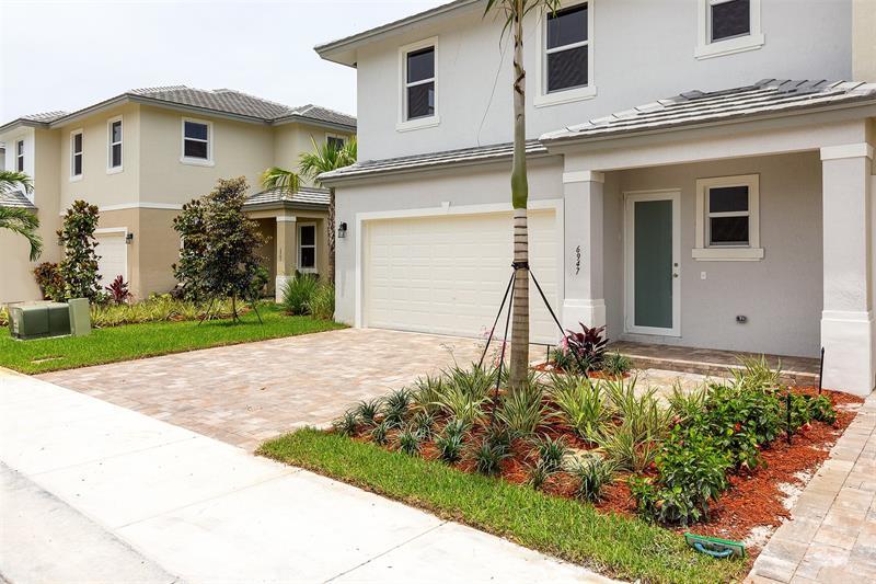 6975 Pines Circle 33, Coconut Creek