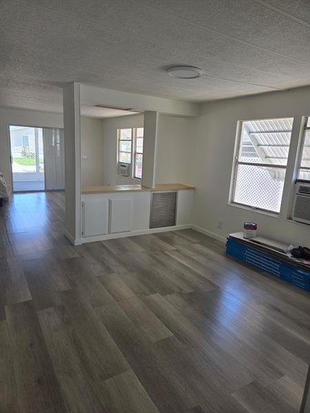 2 of 14 - 5627 Lagoon Dr, Fort Lauderdale, FL