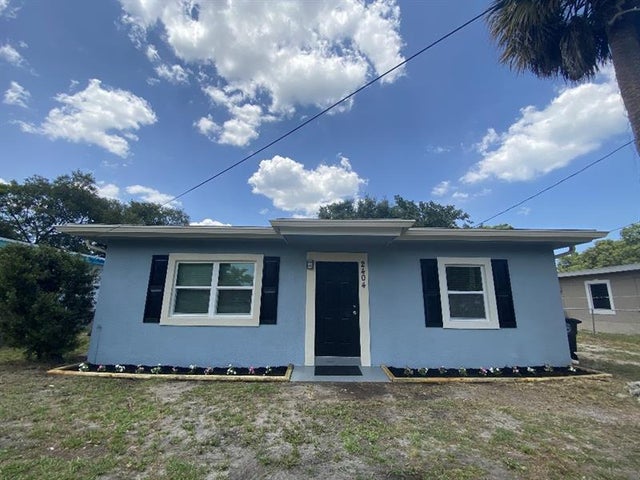 1 of 10 - 2404 Florida Ave, Fort Pierce, FL