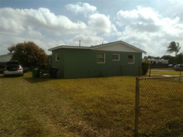 5 of 10 - 2951 Nw 208th Ter, Miami Gardens, FL