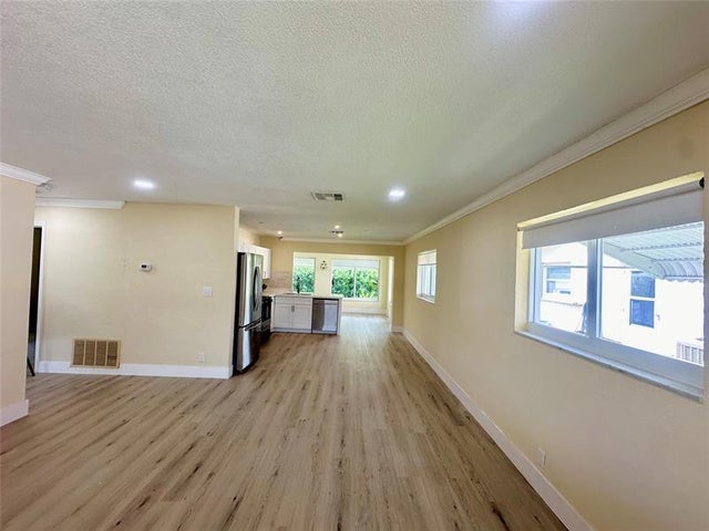 3 of 18 - 4514 Nw 49th Dr, Tamarac, FL