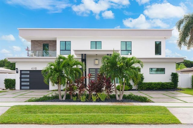 3 of 70 - 4910 Ne 29th Ave, Lighthouse Point, FL