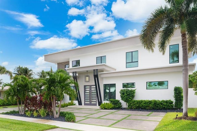 4 of 70 - 4910 Ne 29th Ave, Lighthouse Point, FL