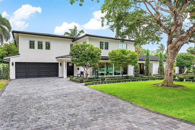 2 of 77 - 2421 Ne 12th St, Fort Lauderdale, FL