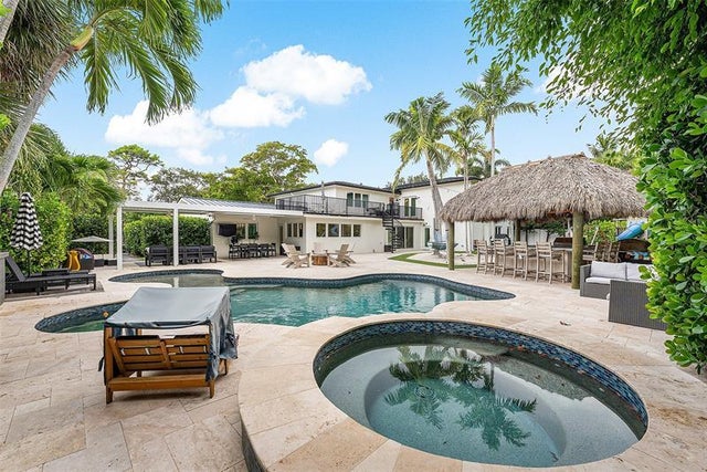 3 of 77 - 2421 Ne 12th St, Fort Lauderdale, FL