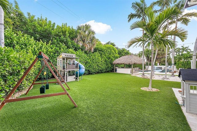 4 of 77 - 2421 Ne 12th St, Fort Lauderdale, FL
