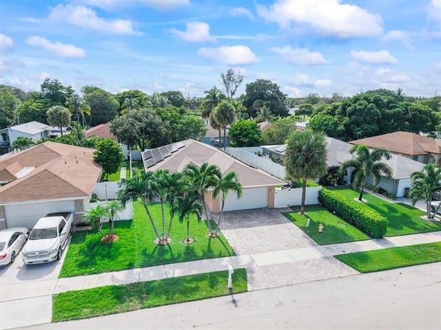 4 of 44 - 547 Ne 1st Ave, Deerfield Beach, FL