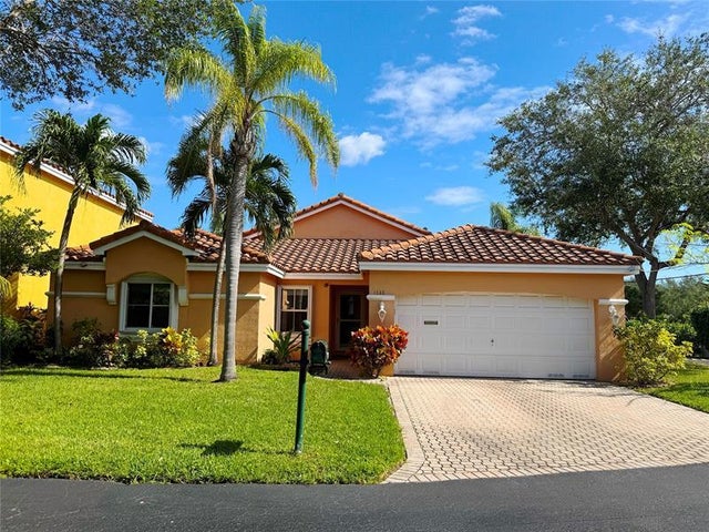 1 of 59 - 1585 S Trafalgar Cir, Hollywood, FL