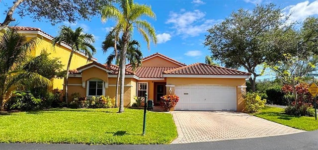 3 of 59 - 1585 S Trafalgar Cir, Hollywood, FL