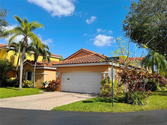 5 of 59 - 1585 S Trafalgar Cir, Hollywood, FL