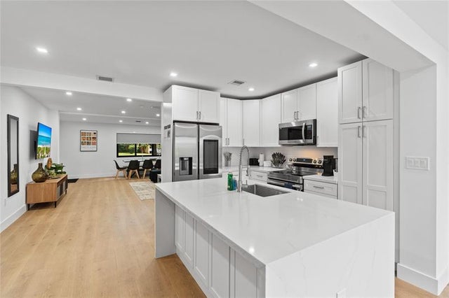 5 of 58 - 1561 Sw 23rd Ave, Fort Lauderdale, FL