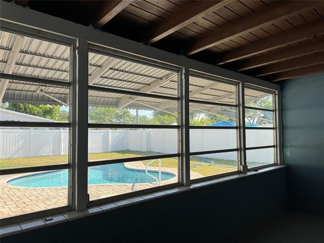 4 of 20 - 6340 Harding St, Hollywood, FL