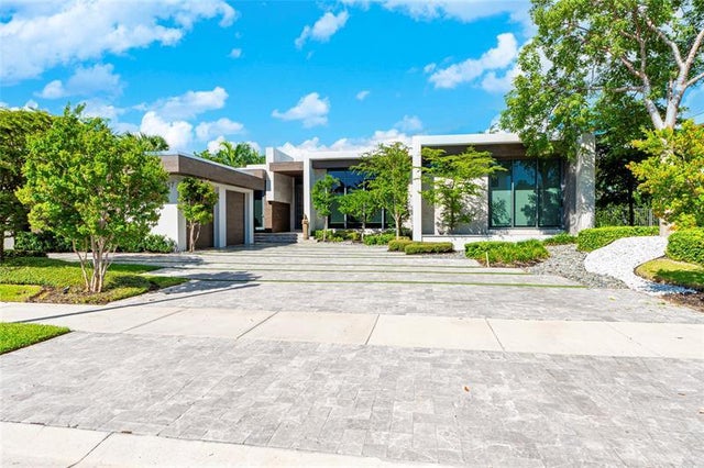 5 of 81 - 3917 Country Club Ln, Fort Lauderdale, FL